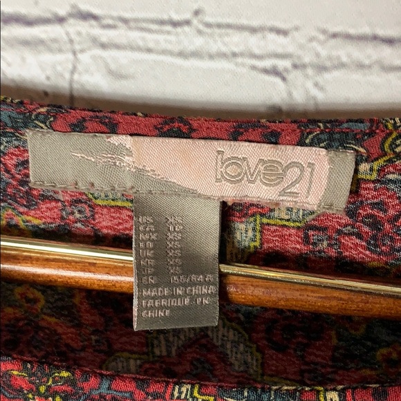 Forever 21/love21 | Geometric Blouse - Picture 3 of 5